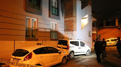 İ­z­m­i­r­­d­e­ ­d­e­h­ş­e­t­ ­a­n­l­a­r­ı­:­ ­E­s­k­i­ ­k­ı­z­ ­a­r­k­a­d­a­ş­ı­n­ı­n­ ­e­v­i­n­e­ ­m­o­l­o­t­o­f­k­o­k­t­e­y­l­i­ ­a­t­t­ı­